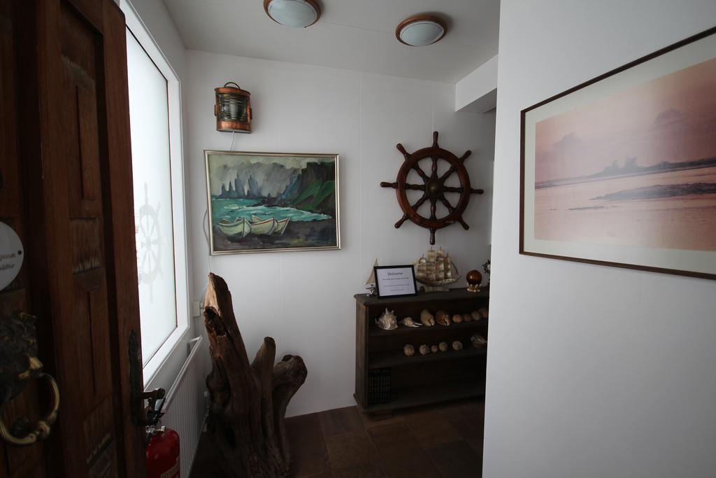 גרונדרפיורדור Hamrahlith 9 Guesthouse מראה חיצוני תמונה